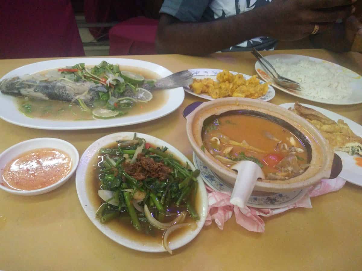 Restoran D'Teratak Tomyam & Seafood Kedai Makan Tangkak