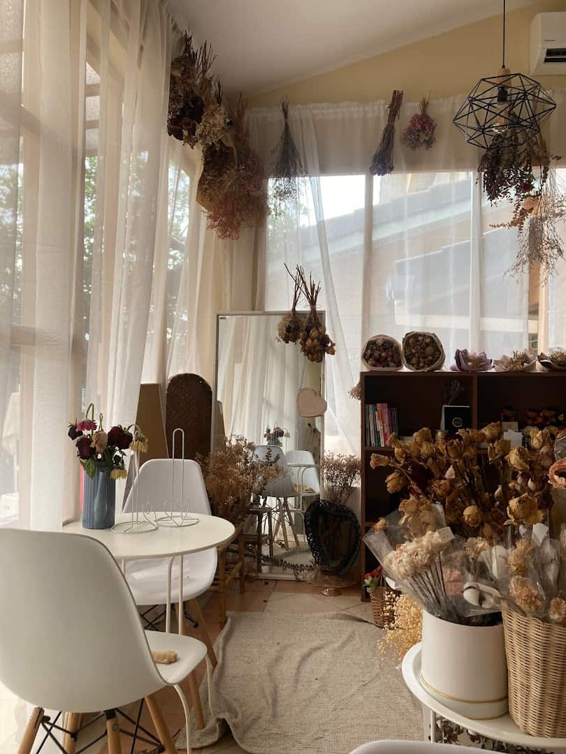 Alianajwa Home Florist | Cakes | Surprise Bangi Kedai Bunga Bangi