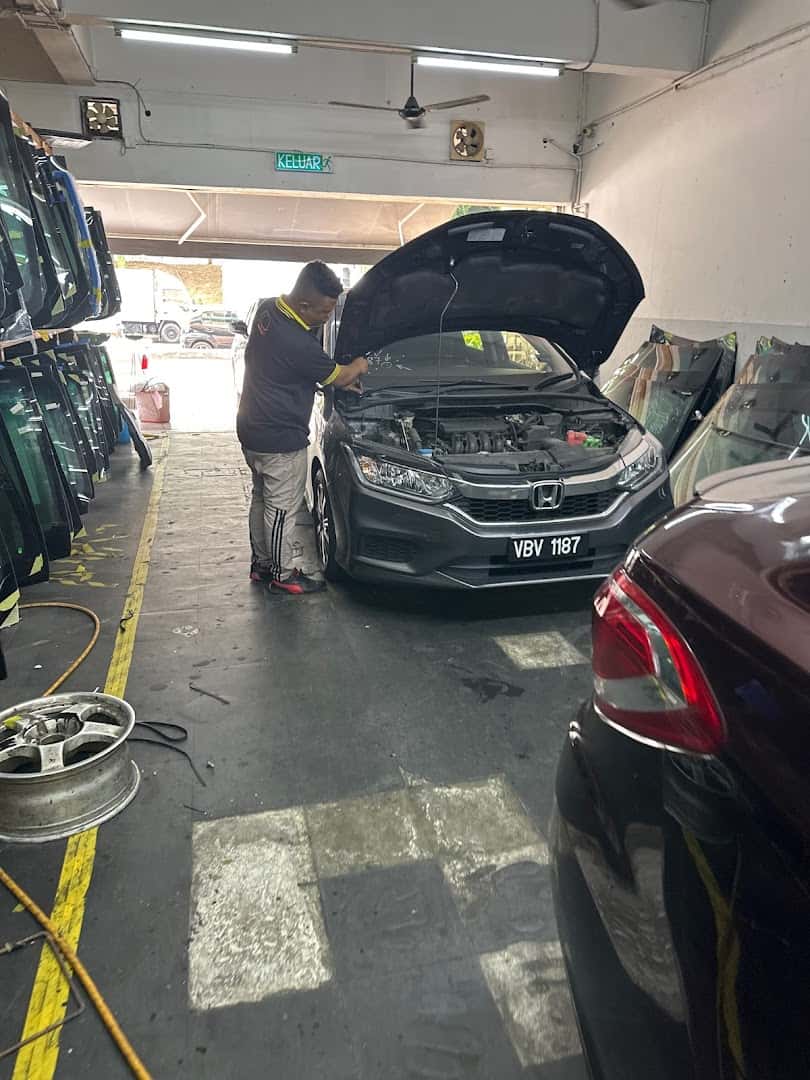 Chua Brothers Windscreen Specialist Sdn.Bhd Kedai Cermin Kereta Kuala Lumpur
