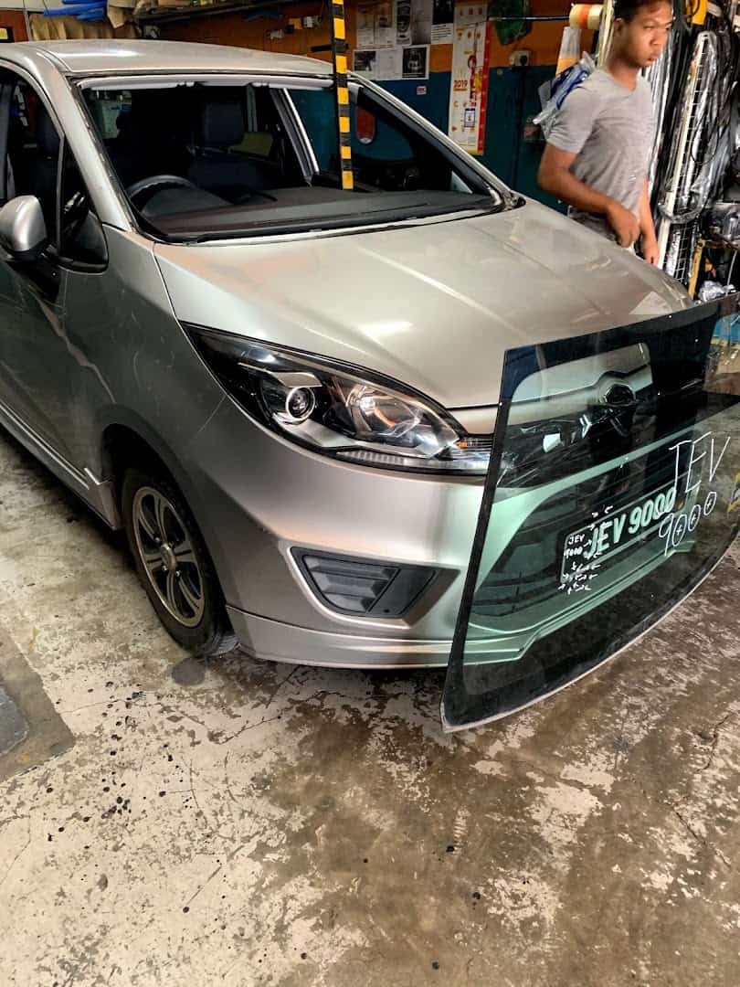 DR CERMIN TAMPOI UTAMA - 车镜e生 Windscreen Replacement | Windscreen Repair Kedai Cermin Kereta Johor