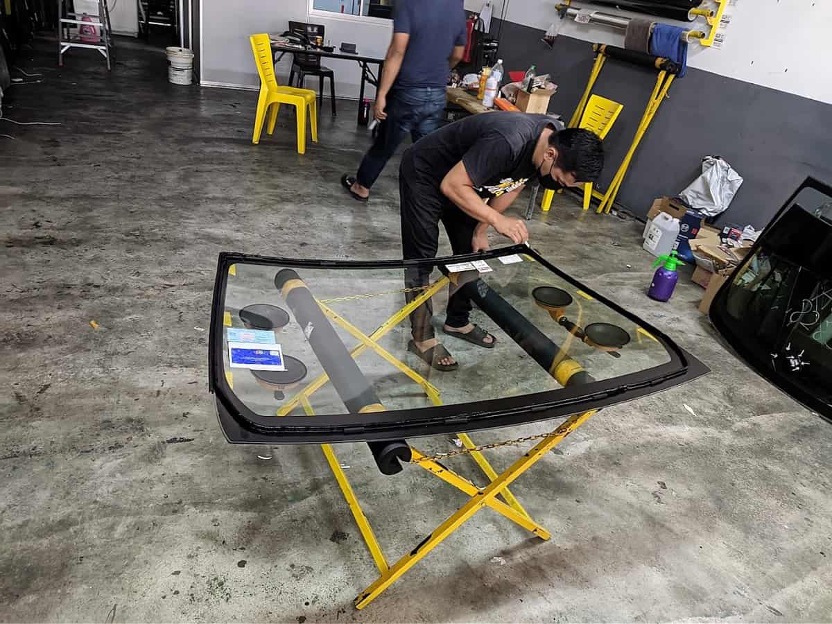 Dr Cermin Bahau, Negeri Sembilan - 车镜e生 Windscreen Repair | Windscreen Replacement Kedai Cermin Kereta Negeri Sembilan