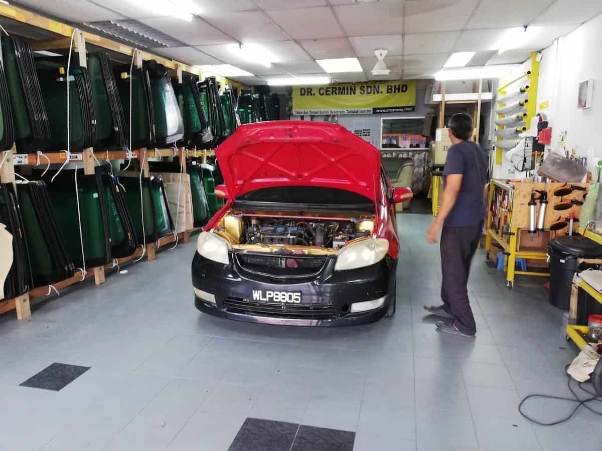 Dr Cermin Gong Kapas, Terengganu - 车镜e生 Windscreen Replacement | Windscreen Repair Kedai Cermin Kereta Terengganu