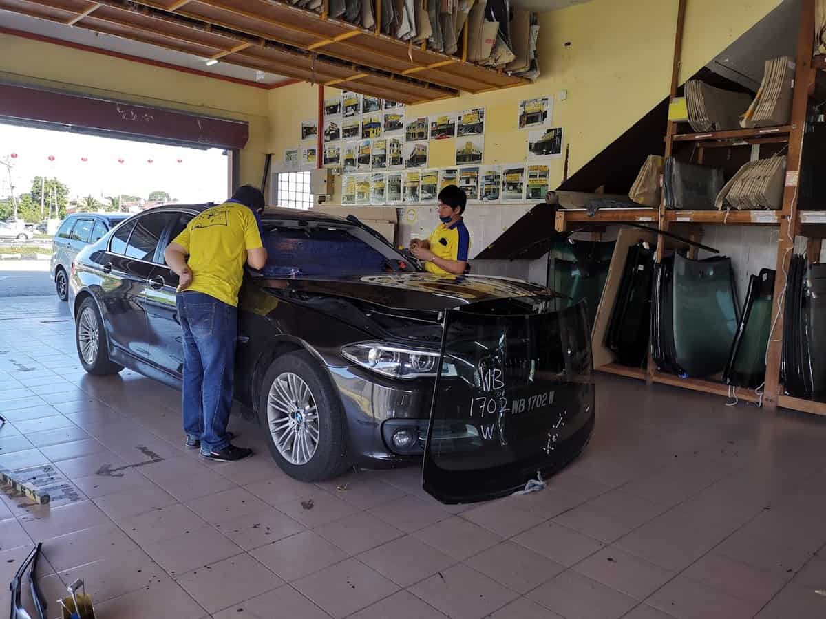 Dr Cermin Port Dickson, Seremban - 车镜e生 Windscreen Replacement | Windscreen Repair Kedai Cermin Kereta Negeri Sembilan