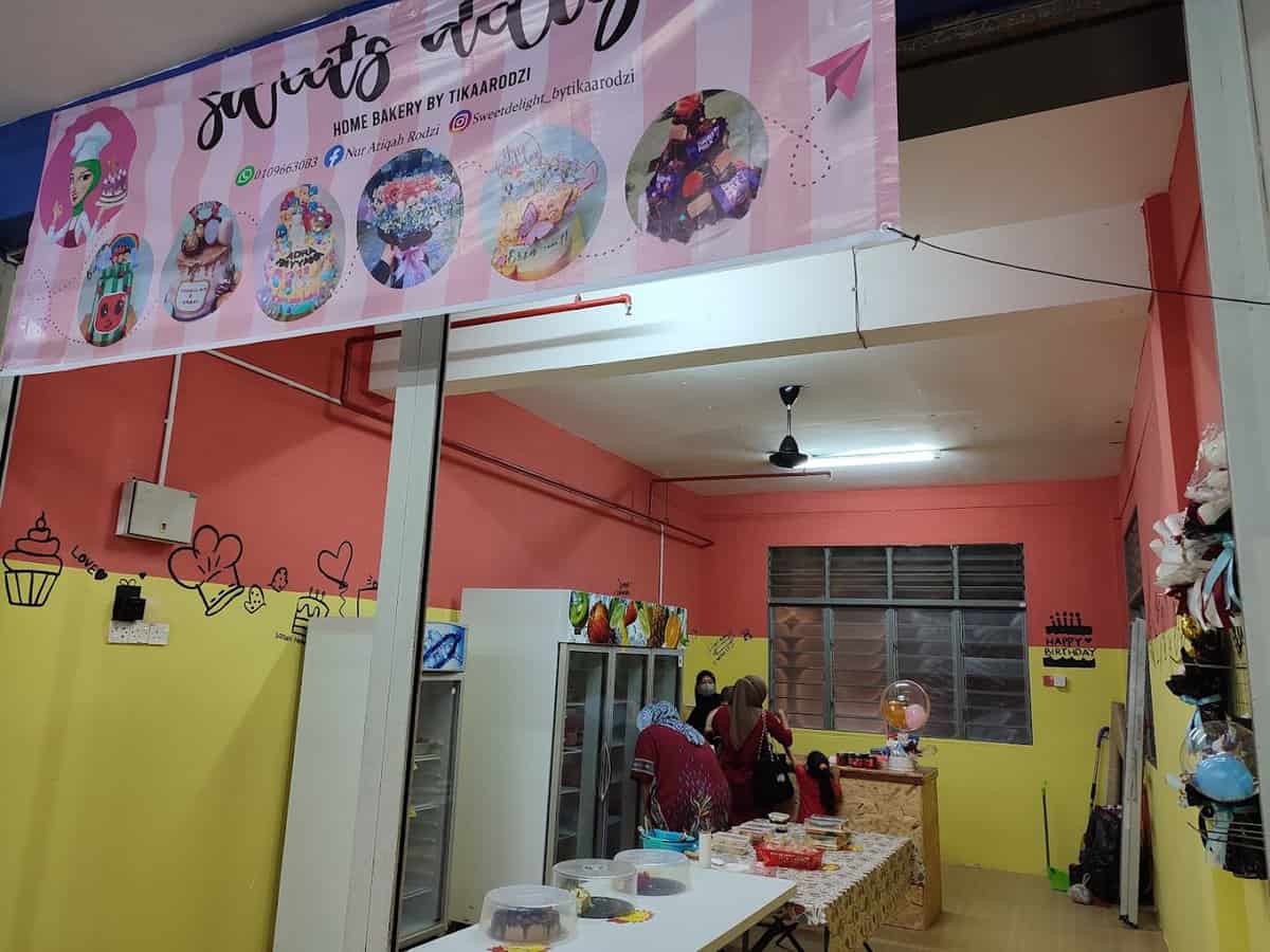 KEDAI KEK KUALA PERLIS Sweet Delight by Tikaarodzi (Cake, Bouquet & Suprise Delivery) Kedai Kek Perlis