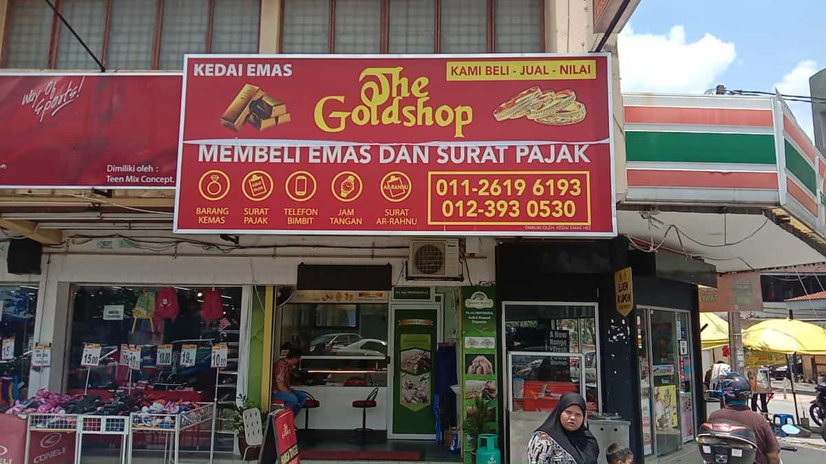 Kedai Emas Hez (The Gold Shop) (Kedai Melayu) Kedai Emas Batu Caves