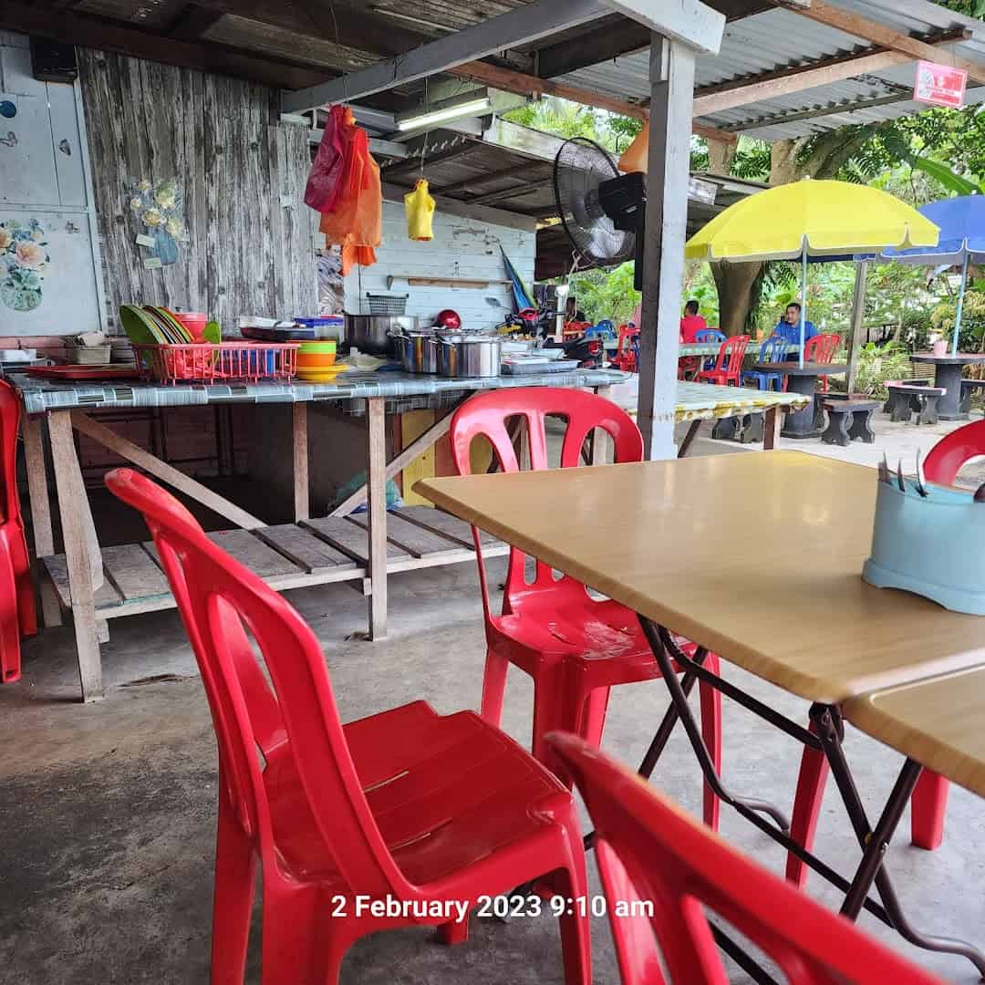 Kedai Makan Pagi (Nasi Lemak Sambal Hitam) Kedai Makan Bentong