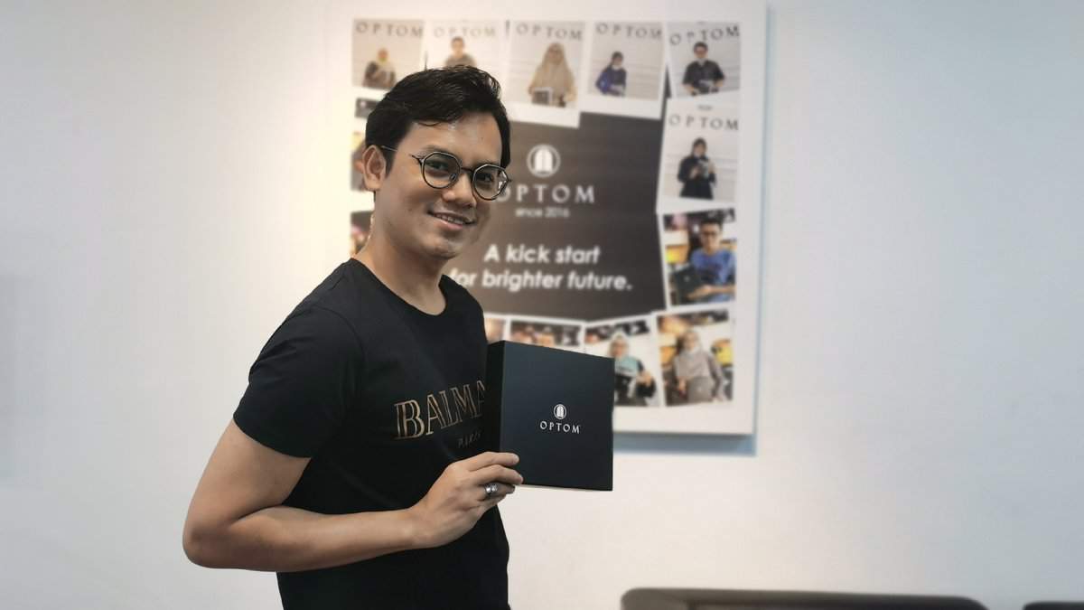 Optom Eyecare - AIA Panel Optometrist Expert for Cermin Mata, Rabun Silau, Juling & Contact Lens @ Bangi, Selangor, Malaysia Kedai Cermin Mata Bangi