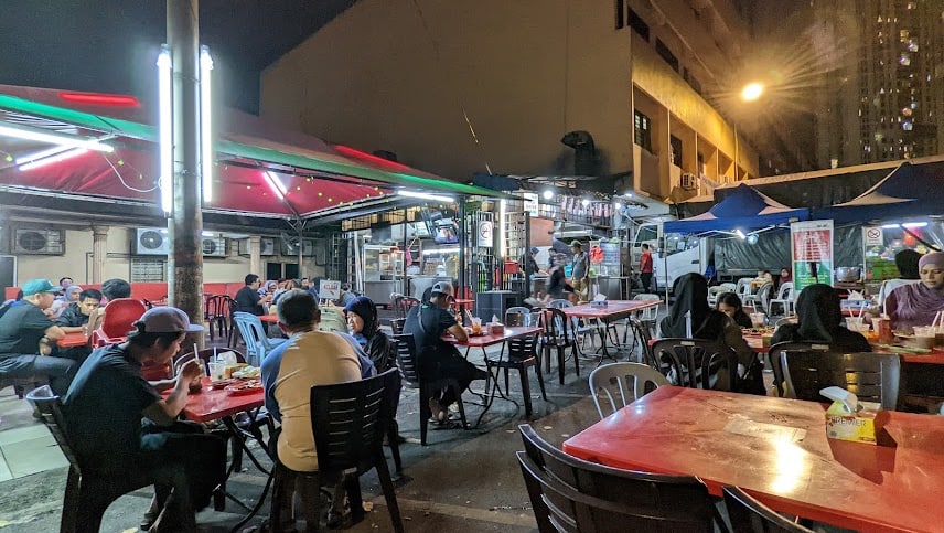 Pak Teh Char Kuey Teow & Nasi Lemak Ayam Kedai Makan Cheras