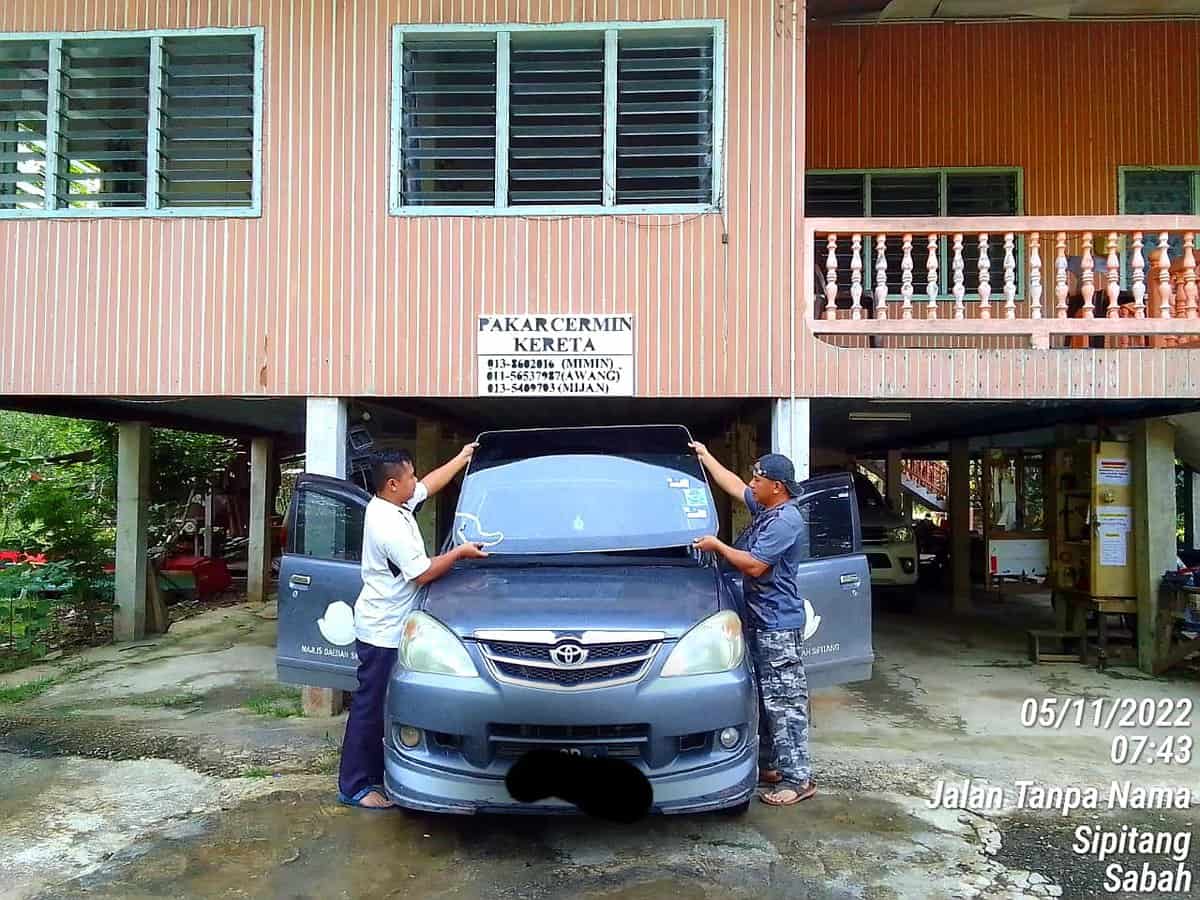 Pakar cermin kereta sipitang Kedai Cermin Kereta Sabah