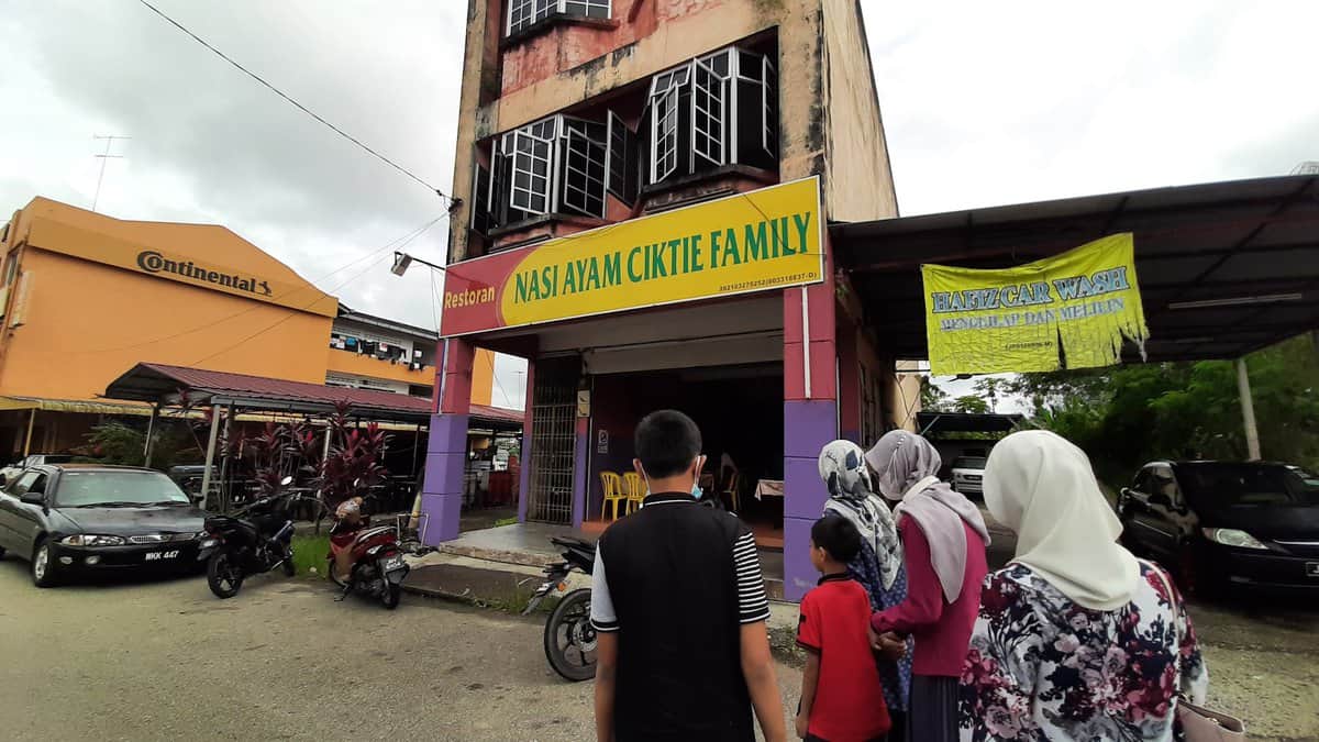 Restoran Nasi Ayam Cik Tie Family Kedai Makan Yong Peng