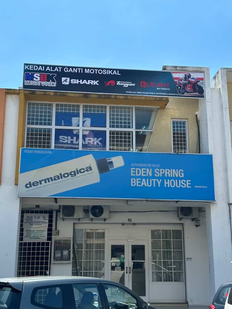 Shark Helmet Seremban(MSBKRacingWorld) Kedai Helmet Negeri Sembilan