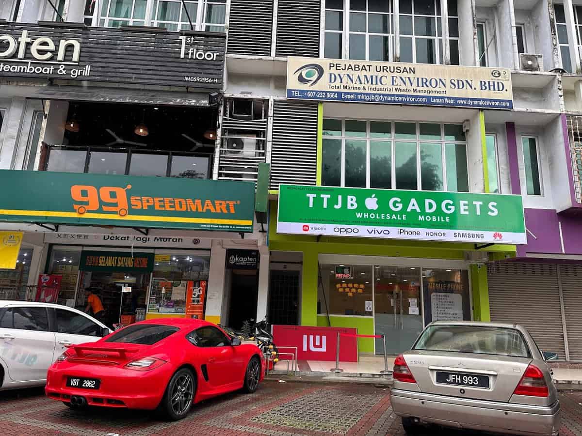 TTJB Gadgets ( Mobile IPhone Repair Specialist ) Pakar Phone Kedai Iphone Johor