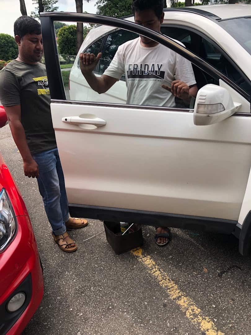 YLH Windscreen Specialist Kedai Cermin Kereta Sungai Buloh