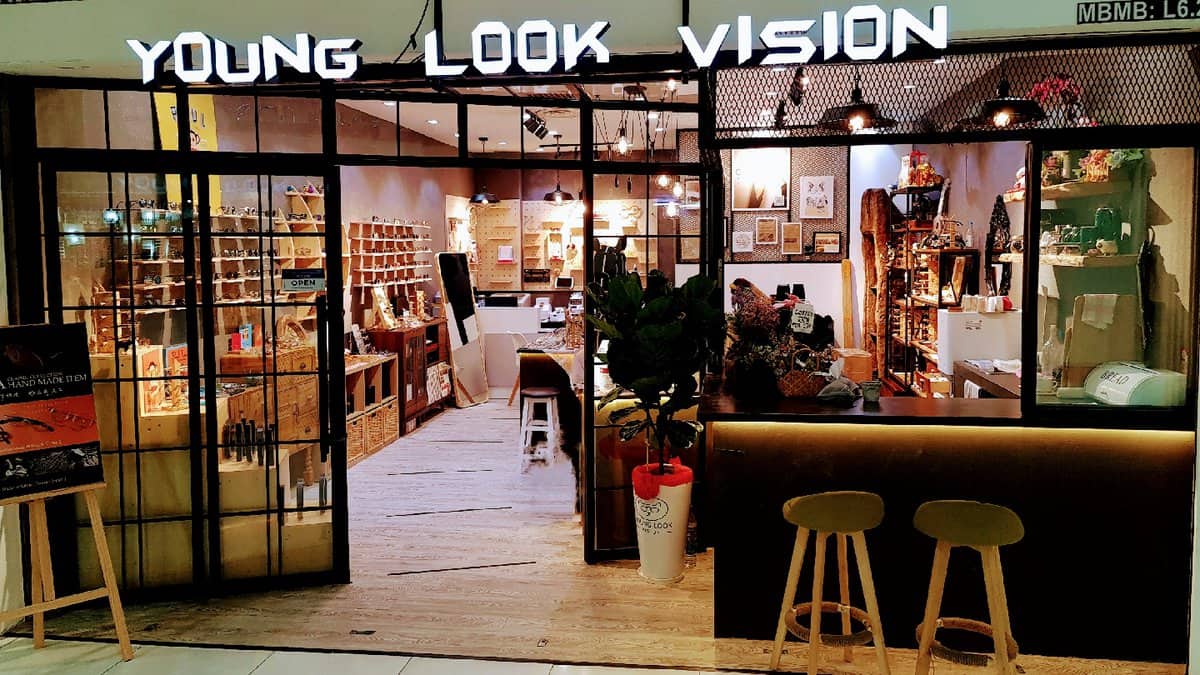 Young Look Vision-Mahkota Parade Kedai Cermin Mata Melaka