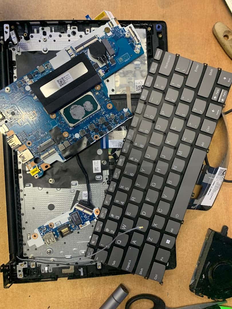 ezgajets computer repair service Kedai Komputer Dengkil