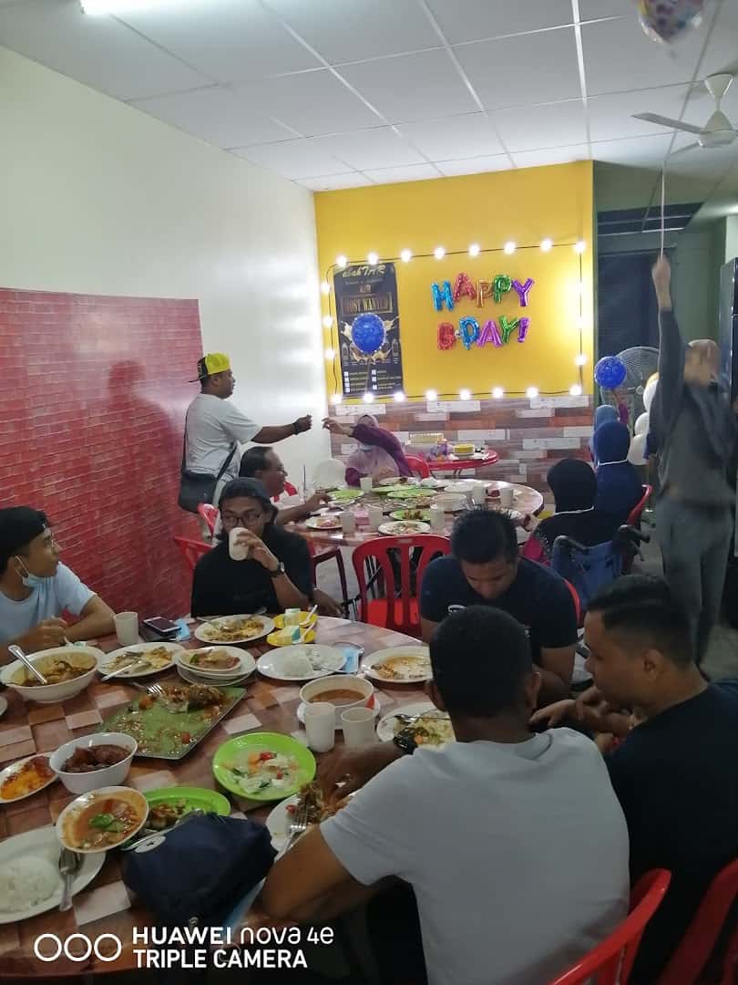 Abah tar Kedai Makan Rembau