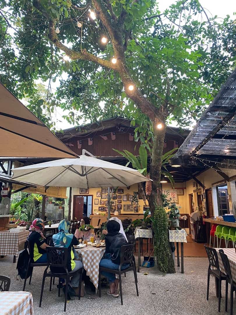 Aunty Aini's Garden Cafe Kedai Makan Di Nilai