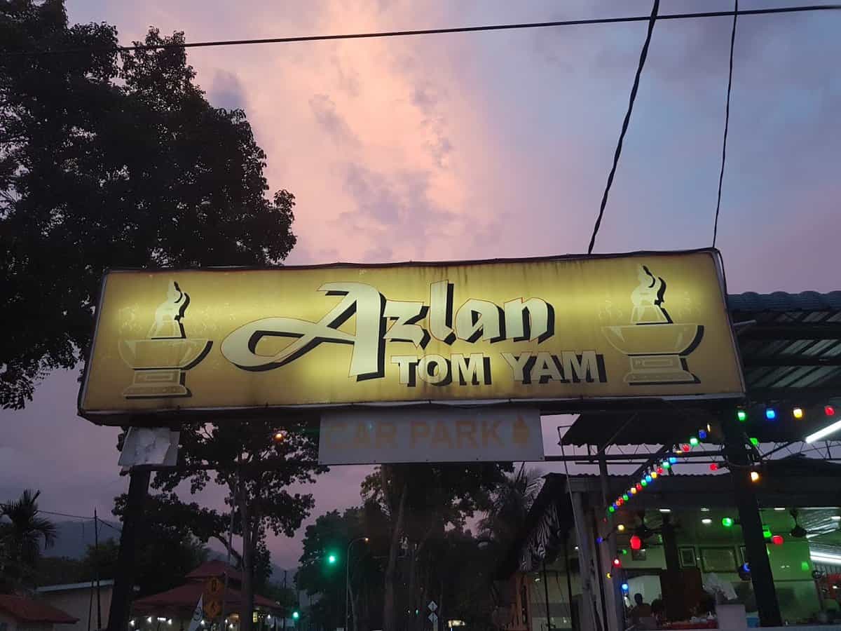 Azlan Tomyam Kedai Makan Balik Pulau