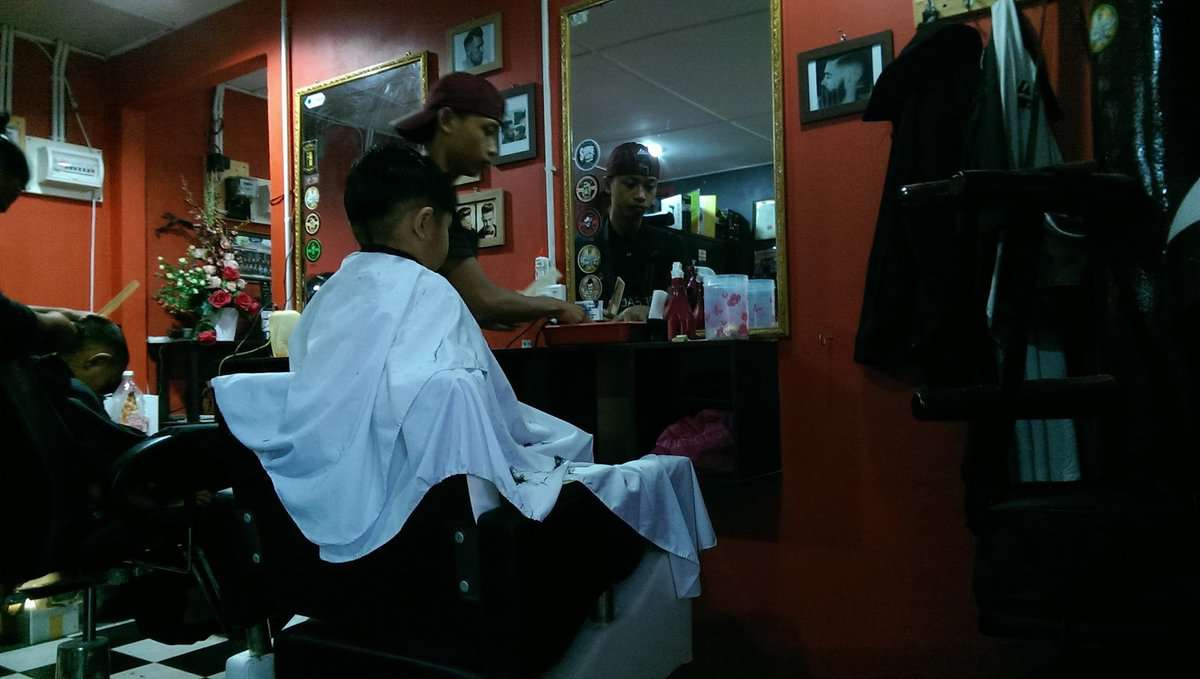 Buwang Barber Shop Kedai Gunting Rambut Sarawak