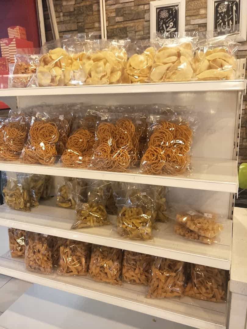 Damiral's Bread Giant Bayan Baru Kedai Kek Penang