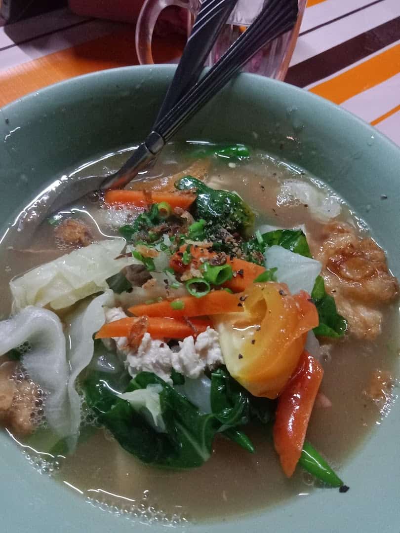 Din Tomyam & Western Kedai Makan Simpang Ampat