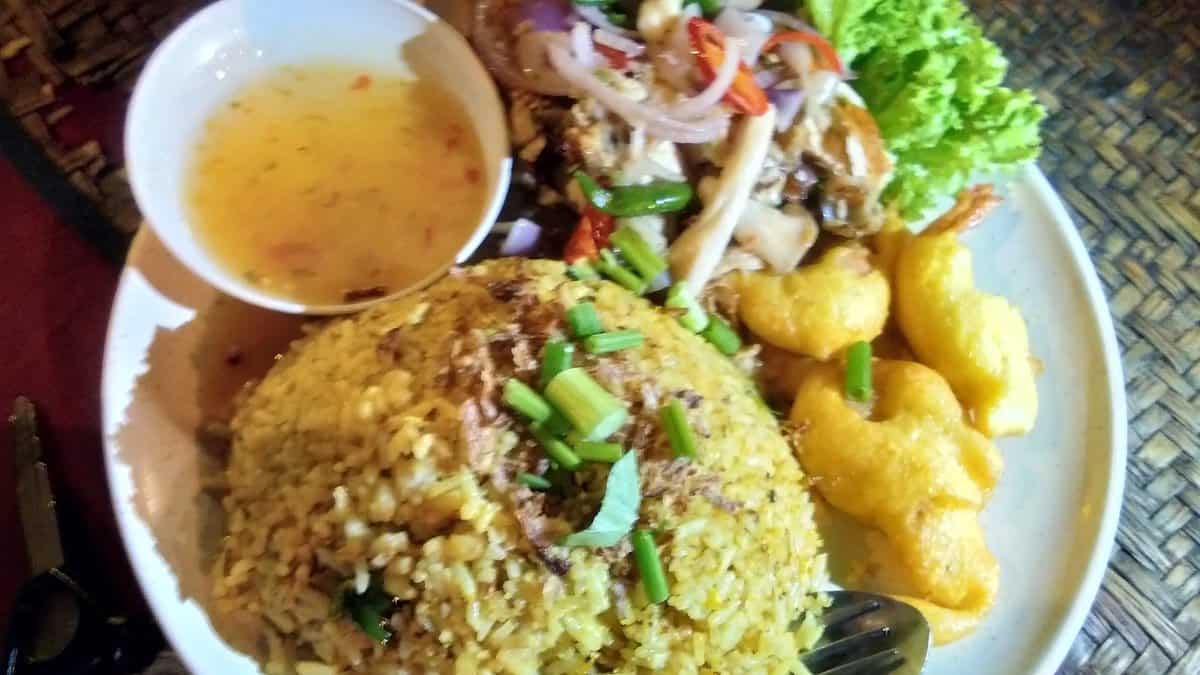 Garuda Tom Yam Kedai Makan Di Tampin