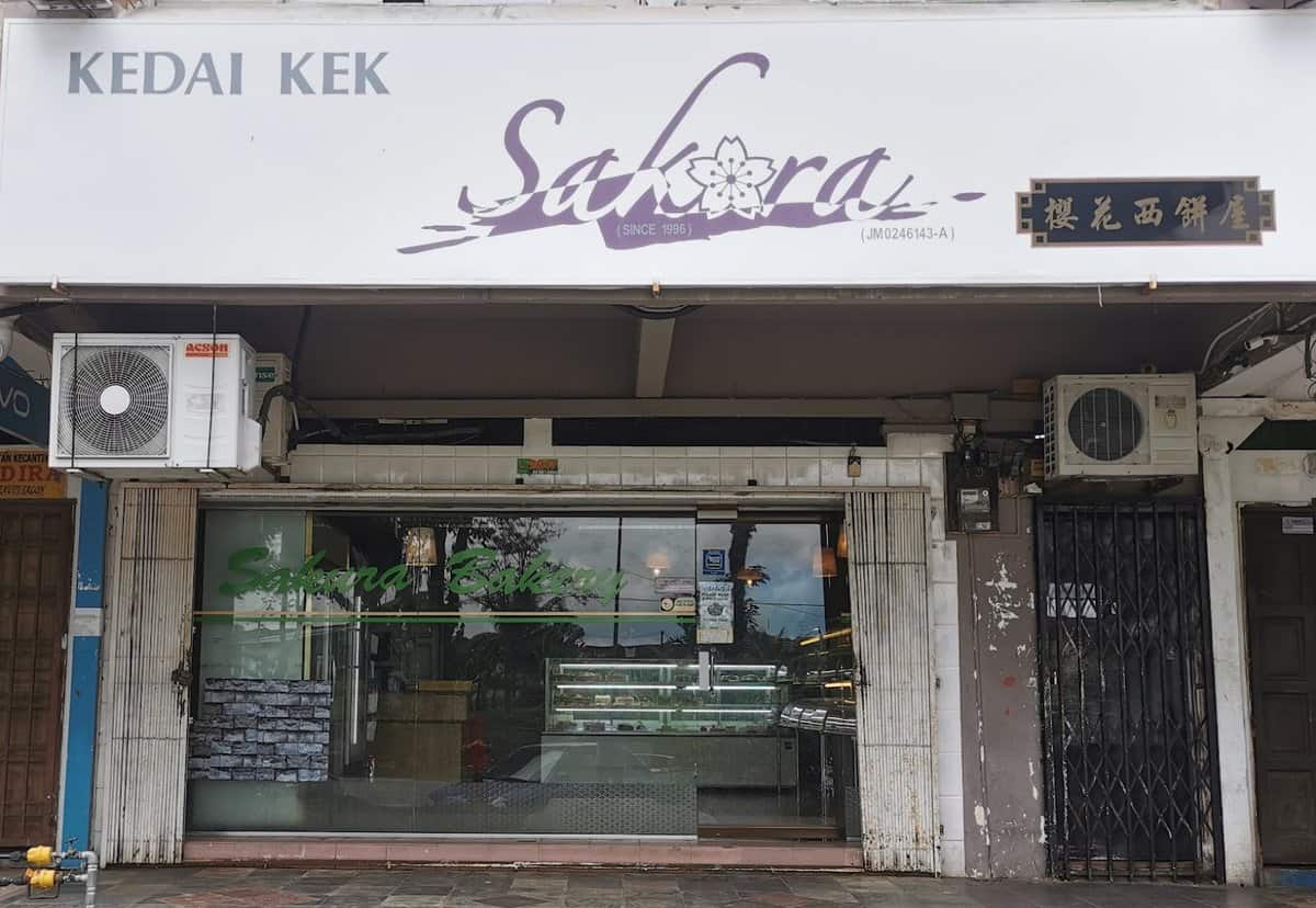 KAMI DISINI Kedai Kek Pasir Gudang