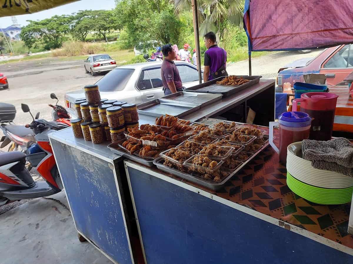 KEDAI MAKAN DEQ NA Kedai Makan Ayer Hitam