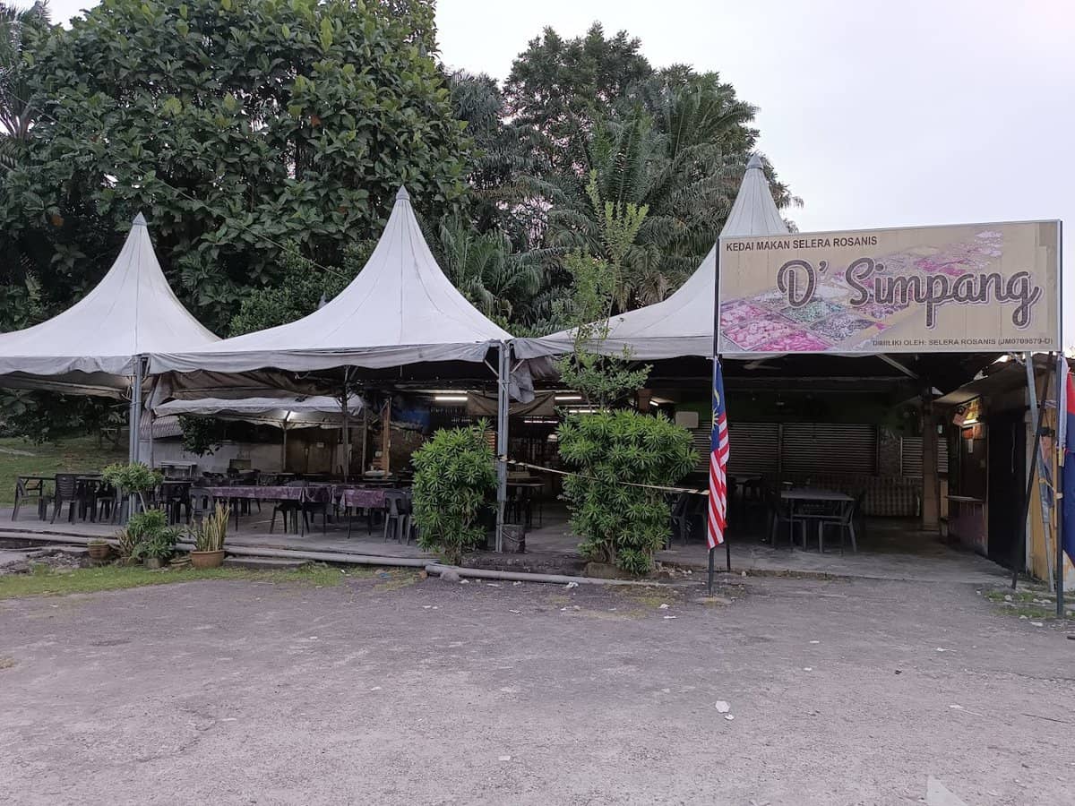 Kedai Makan D'Simpang Kedai Makan Gelang Patah