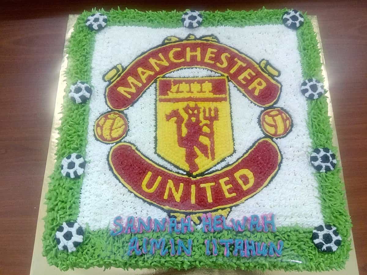 Kismis Bakeri Kedai Kek Puncak Alam