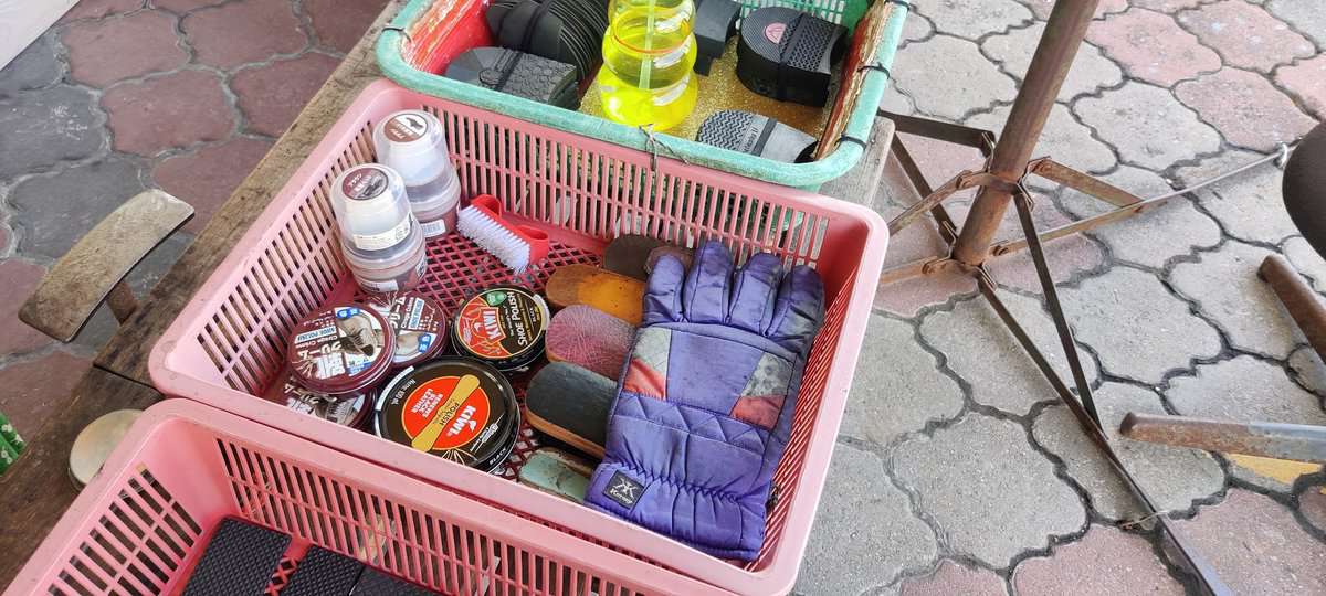 Let Tukang Kasut (cobbler) Kedai Kasut Alor Setar