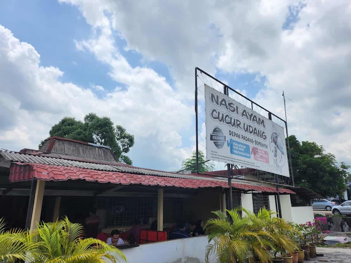 Nasi Ayam, Cucur Udang & Tauhu Kedai Makan Semenyih
