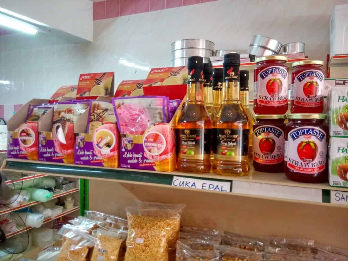 Noraini Nawawi Kedai Kek Kuala Kangsar