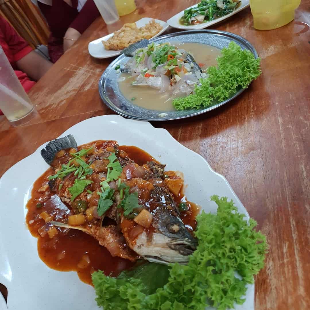 Pak chu tomyam Kedai Makan Seri Iskandar