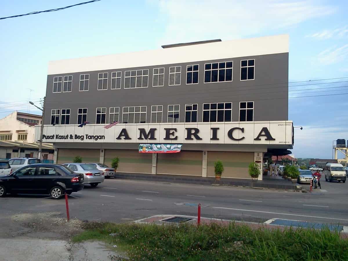 Pusat Kasut dan Beg Tangan America Kedai Kasut Muar