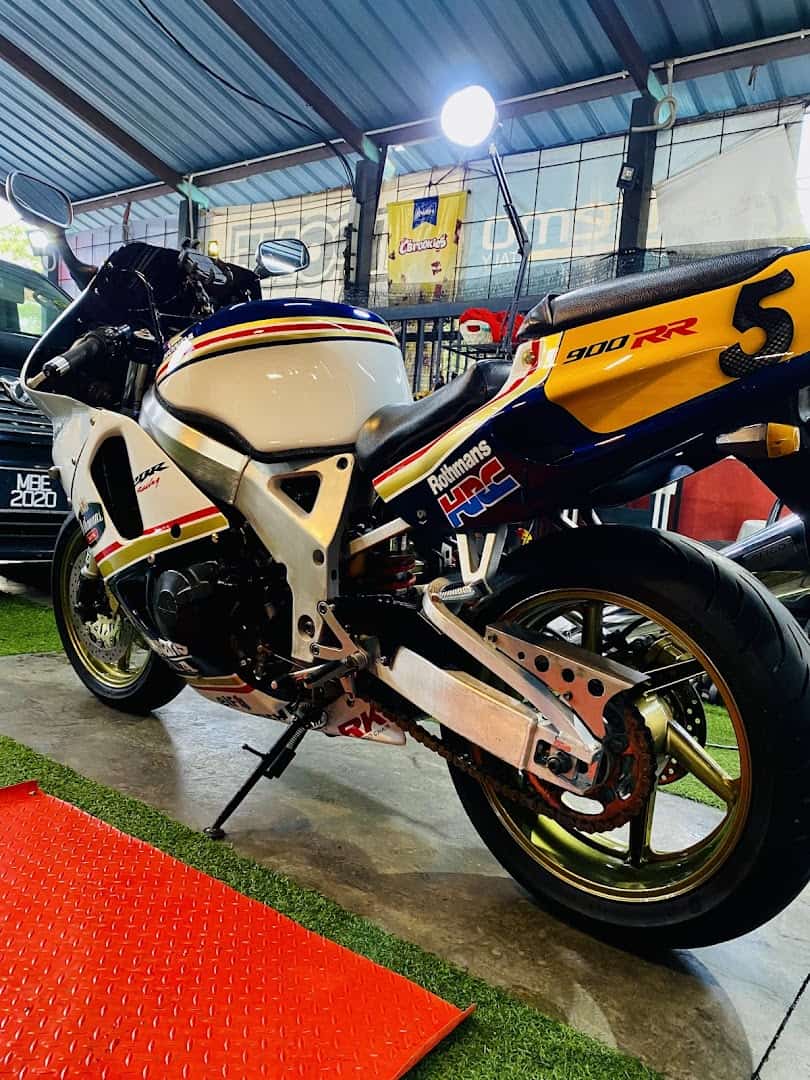 Raz T Enterprise Kedai Helmet Melaka