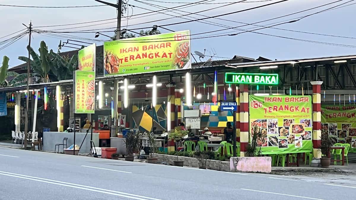 Restoran Ikan Bakar Terangkat Kedai Makan Kajang