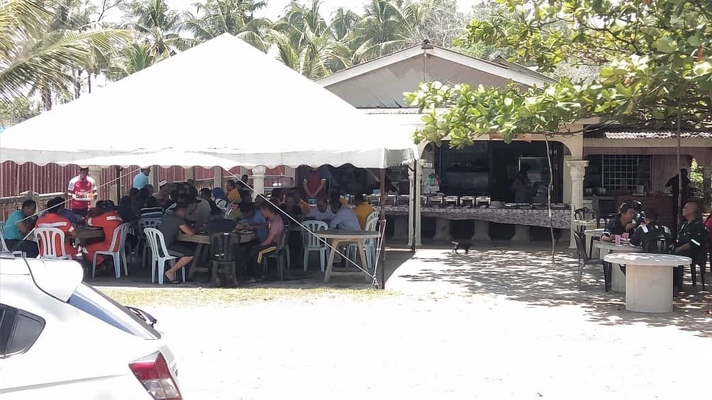 Restoran Pantai Paka Selera Kampung Kedai Makan Paka