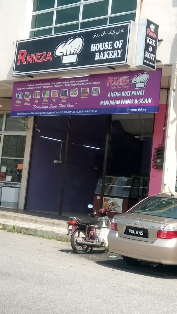 Rnieza House of Bakery Kedai Kek Kamunting