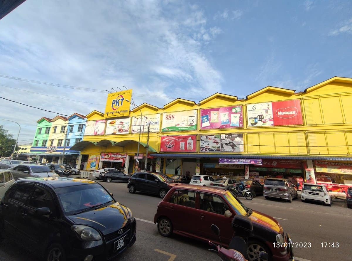 Selera Tepi Tasik Kedai Makan Tanah Merah