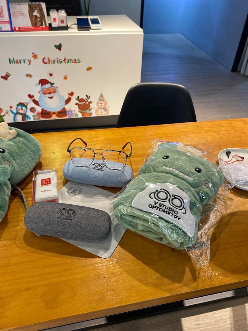 V Studio Optometry Kedai Cermin Mata Perlis