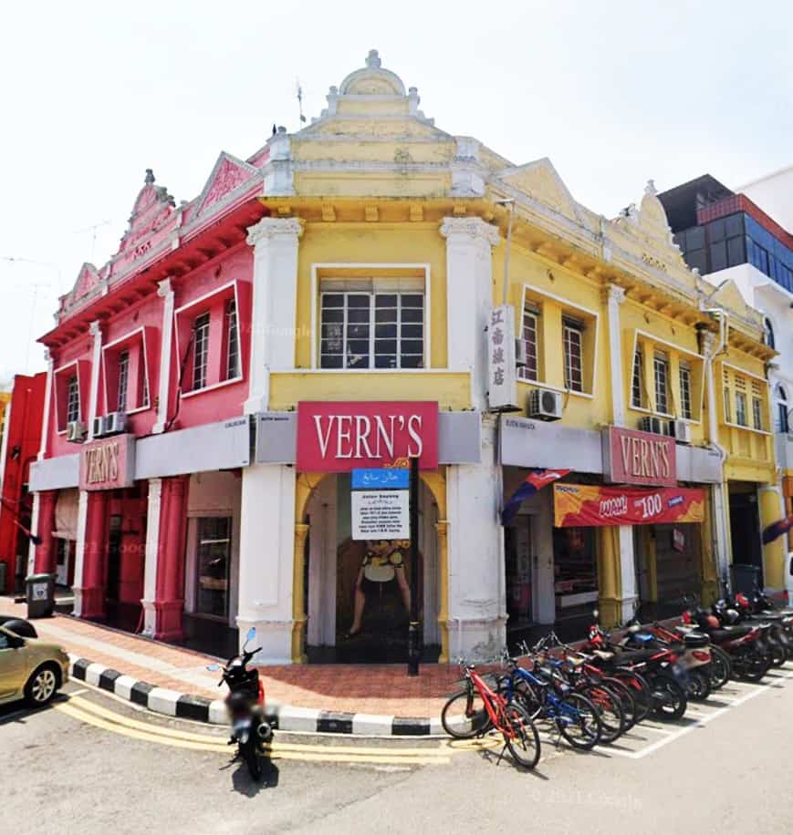 Vern's @Muar Kedai Kasut Muar