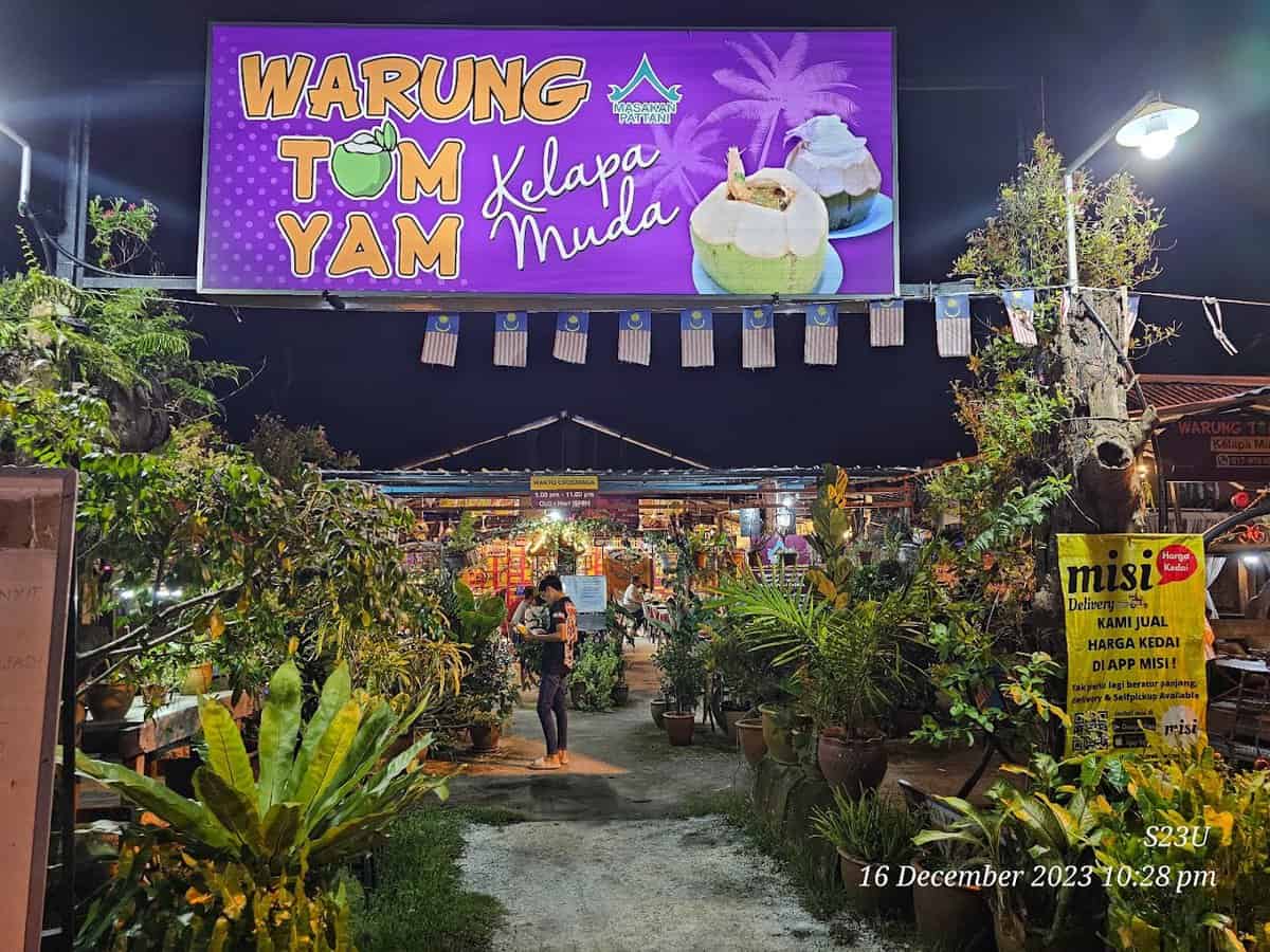 Warung Tomyam Kelapa Muda Kedai Makan Batu Pahat