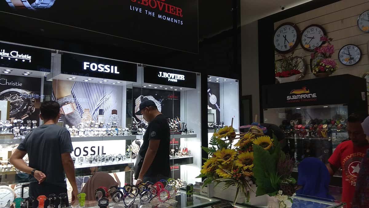 Yam Kee Watch Dealer Kedai Jam Parit Raja